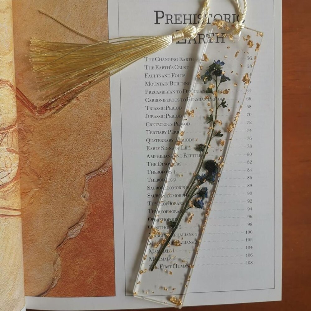 5.5x1 inch Flower Handmade Resin Floral with Dried Flowers Forget-me-not - Picture 2 of 4